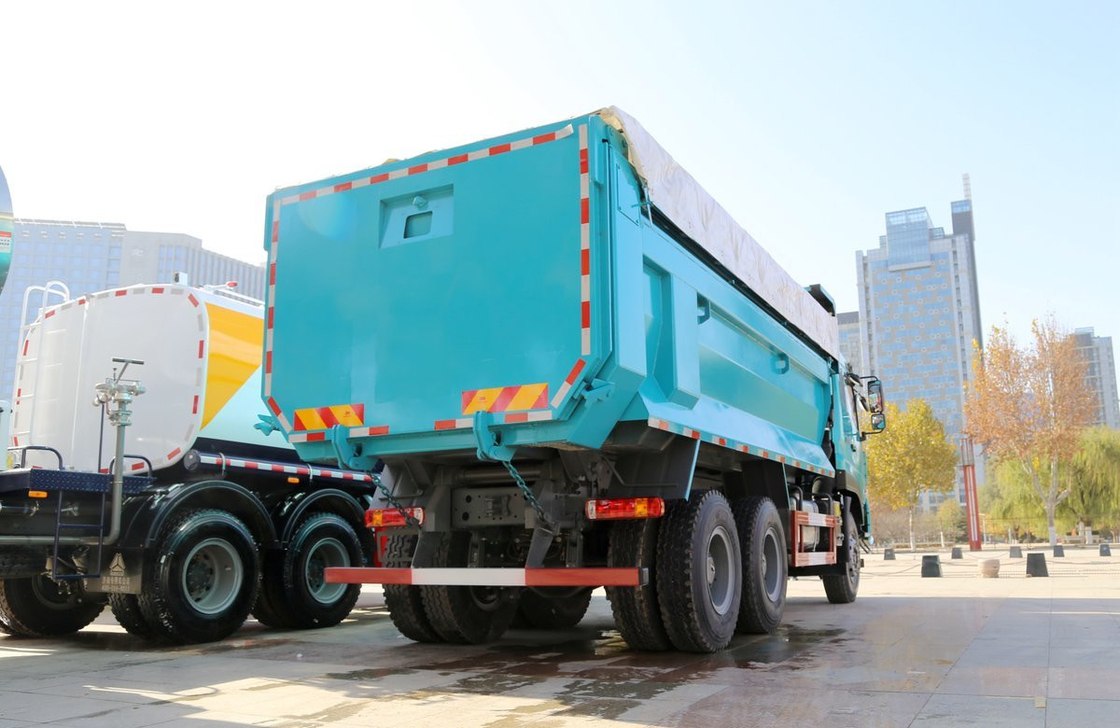 Camión de minería Sino 380hp Seis cilindros en línea 8,7 metros de largo 6 * 4 Steyr D78 LHD / RHD