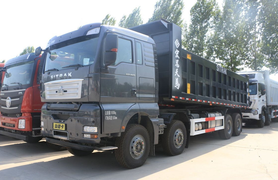 Camión Sino Power SITRAK G7H Color negro Carga de 30 toneladas Transporte por carretera Primavera de hoja