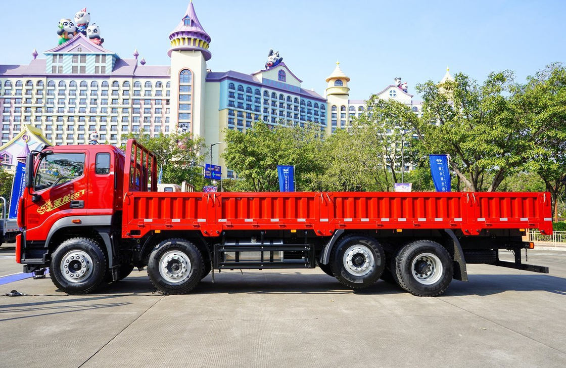 Camión de carga chino usado motor Yuchai 270hp 8 * 2 modo de conducción 2 asientos dormitorio único