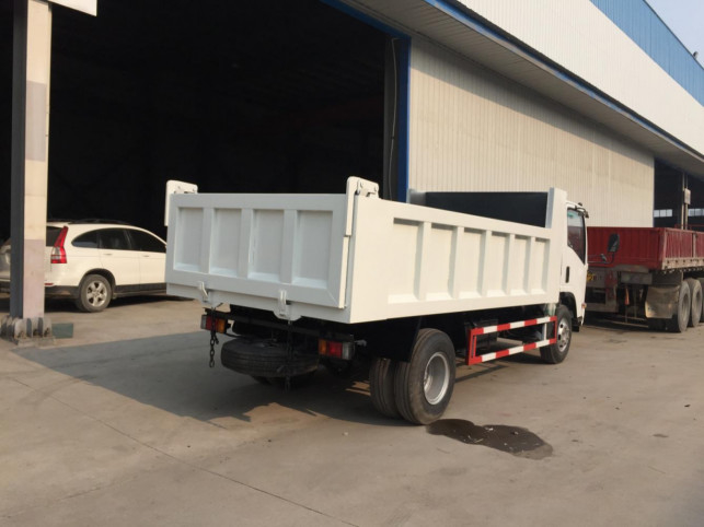 Camiones usados 4 * 2 Carga 10 toneladas 5,2 metros de largo Caja 9 cúbicos Isuzu Dumper Nuevo