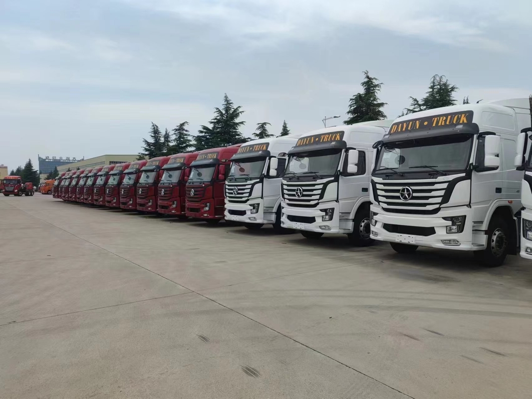 Camiones tractor 6x4 Dayun Prime Mover GNC Alcance de crucero 800 km Euro 3 Emisión 400 hp