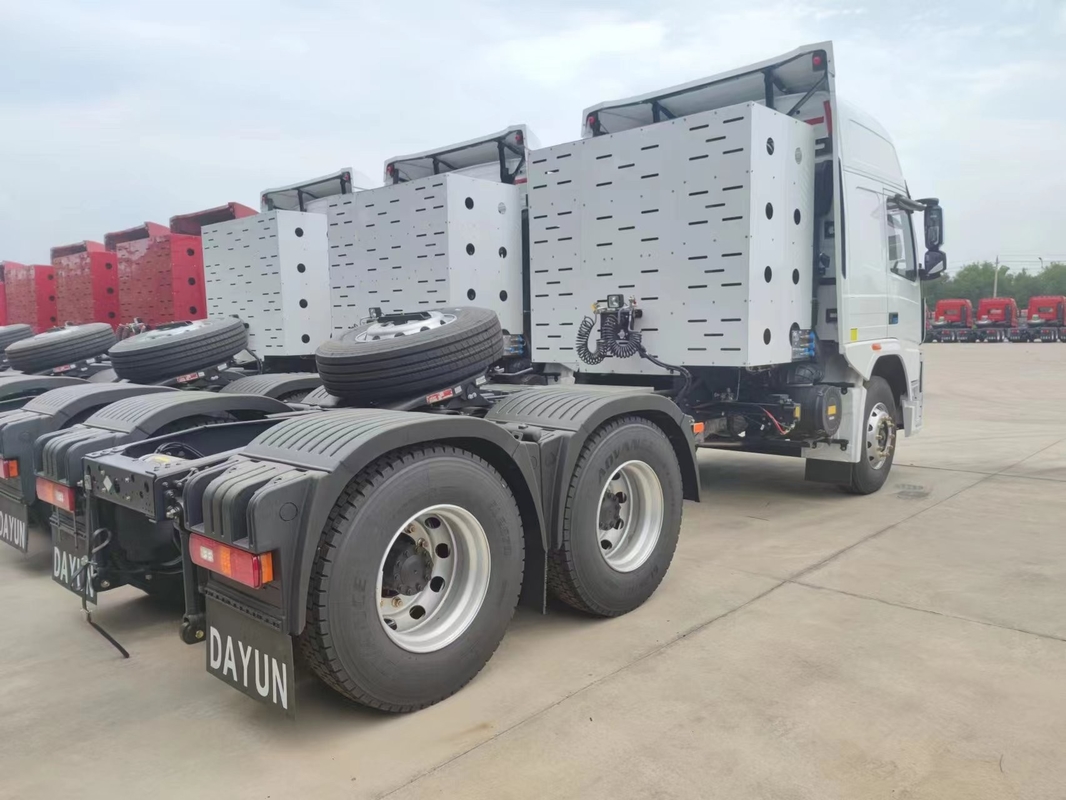Camiones tractor 6x4 Dayun Prime Mover GNC Alcance de crucero 800 km Euro 3 Emisión 400 hp