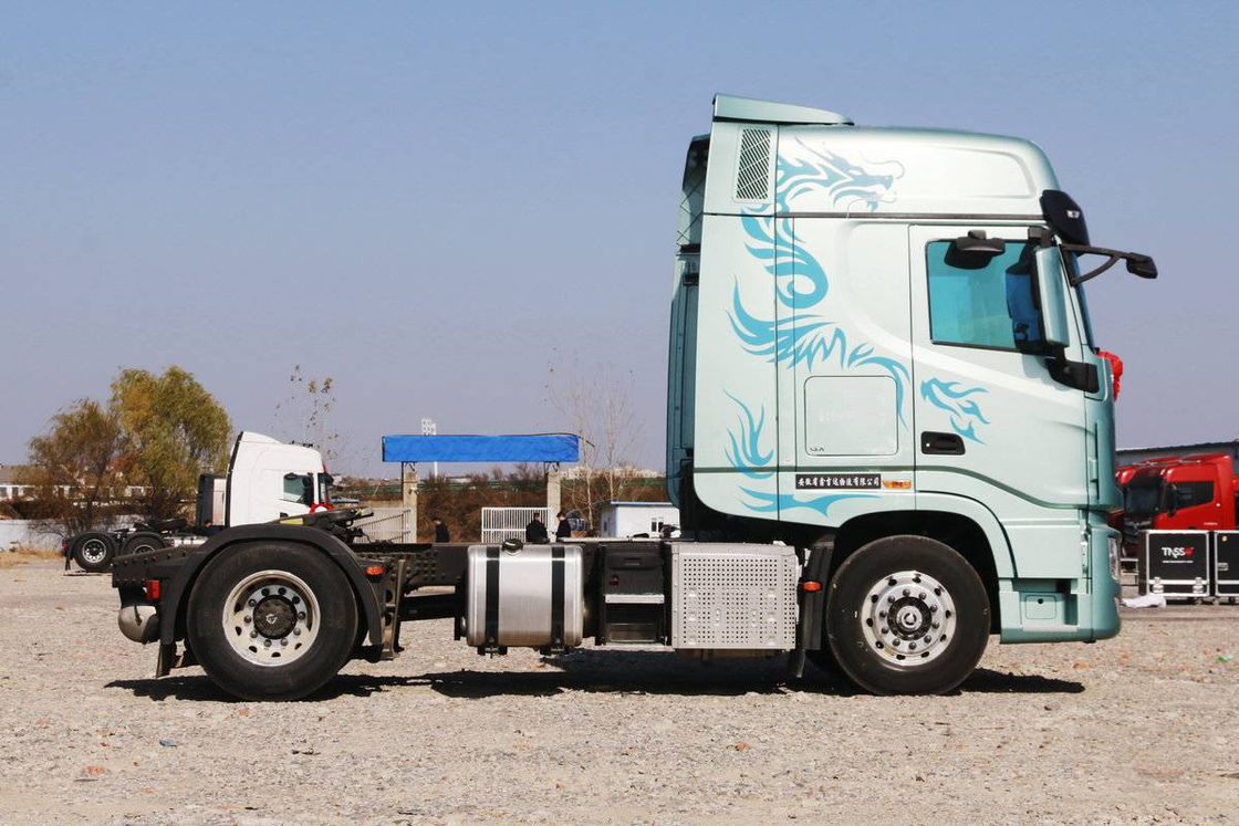 Camión de cabeza de tractor Eaton 12a marcha Dongfeng GX 4*2 Masa de tracción 35 toneladas 480 caballos de fuerza Camión pesado