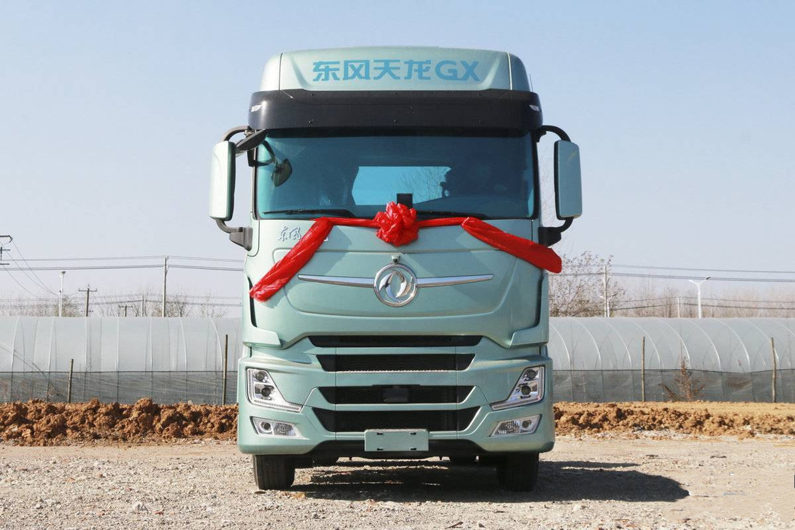 Camión de cabeza de tractor Eaton 12a marcha Dongfeng GX 4*2 Masa de tracción 35 toneladas 480 caballos de fuerza Camión pesado