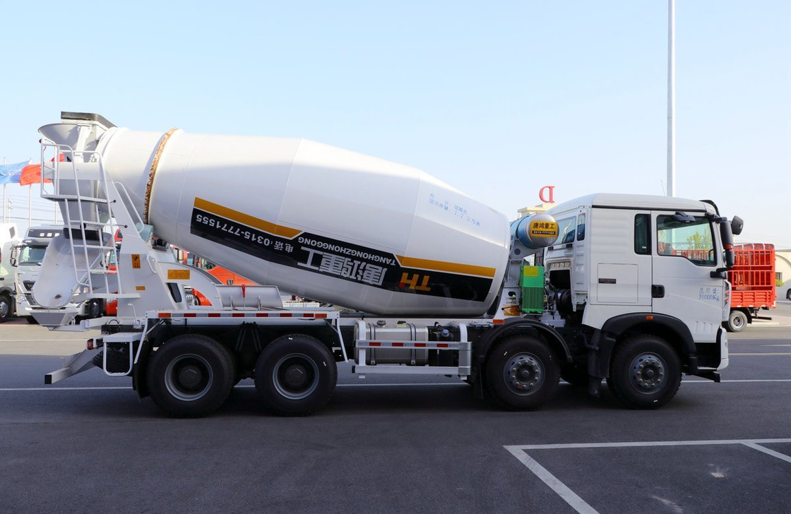 Mezclador de hormigón camión de 10 velocidades de transmisión Howo 8×4 mezclador de cemento 8 cúbicos duradero usando