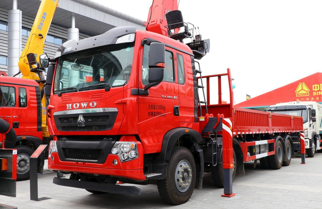 8x4 grúa de camión montado marca china Howo 350hp motor Weichai XCMG brazo fuerte potencia