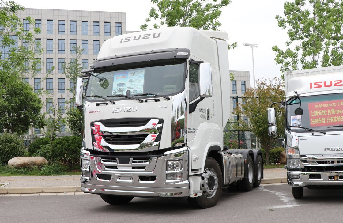 Tractor Truck Precio Comercio ZF Caja de cambios automática 6×4 ISUZU Cabeza de remolque 520hp Cabina de techo alto