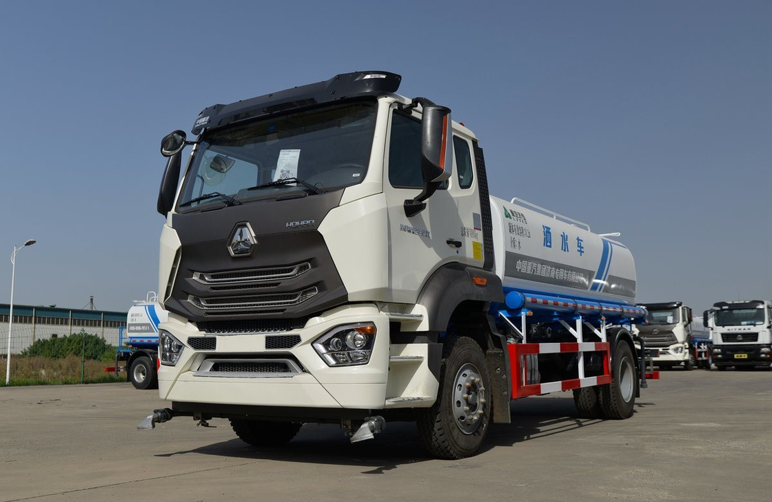 Camión de rociadores usado Sinotruck de eje único Hohan Modelo 10 M3 Spray Road Nuevo LHD