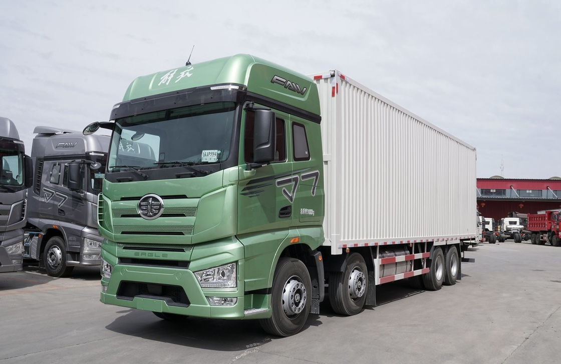 Camión de carga de 12 ruedas 8×4 motor diesel 560hp FAW Camión de camión furgoneta Caja de 20 toneladas Capacidad