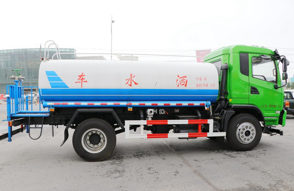 Camión cisterna de agua 10000 litros Eje único 4×2 Modo de conducción Dayun Sprinkler Yuchai Motor