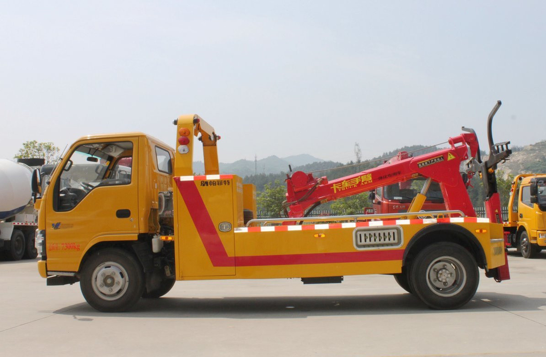 Remolcador de camión usado Isuzu 600P modelo 4 * 2 modo de conducción 130hp carga de 3 toneladas cabina única