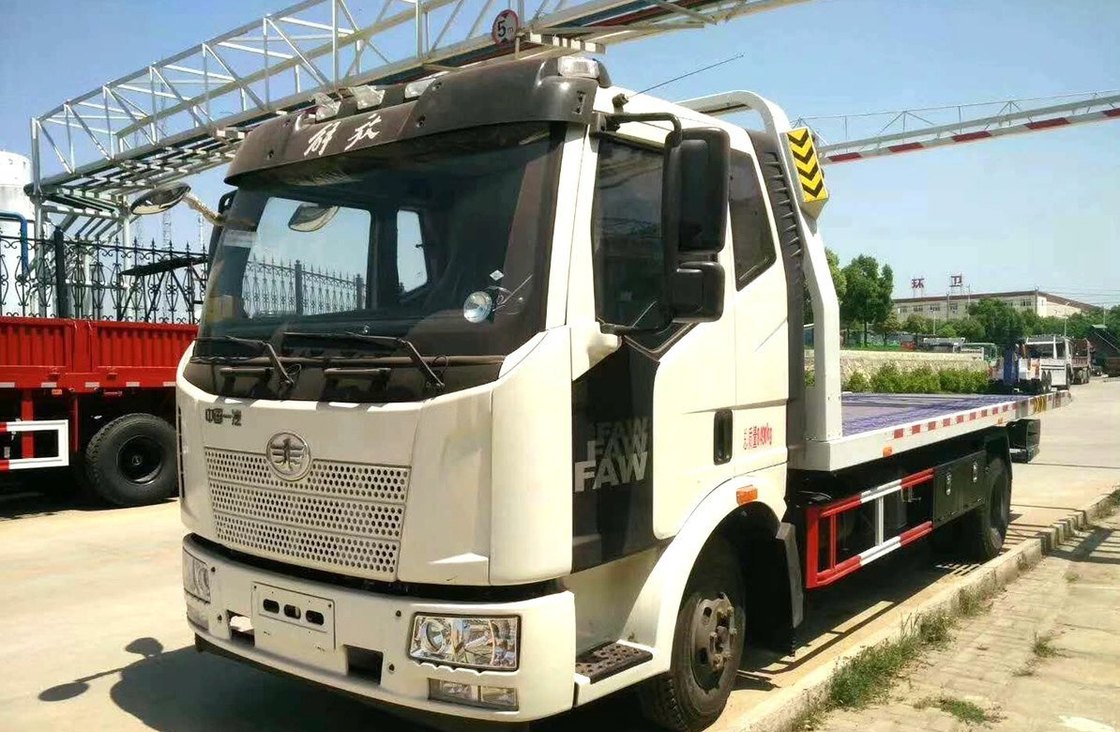 Cama de camión de remolque Wrecker FAW J6L Modelo de eje único 6 ruedas 160hp Carga 3,5 toneladas LHD