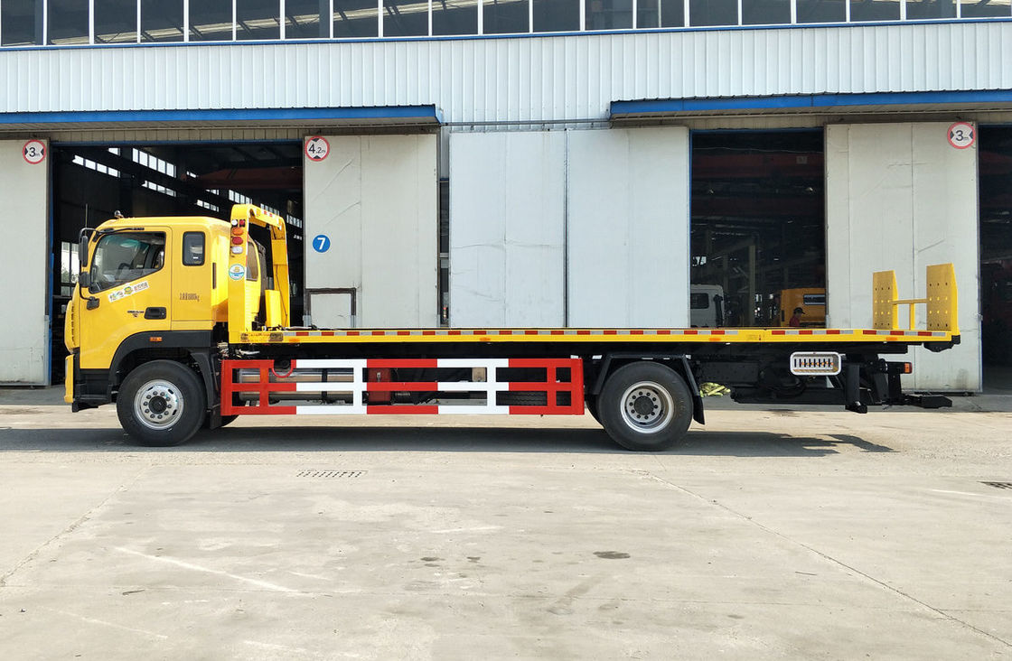 Modo de impulsión de la cama plana 4*2 del motor diesel 210hp de Foton del camión de auxilio de 7 toneladas 10,5 metros de largo