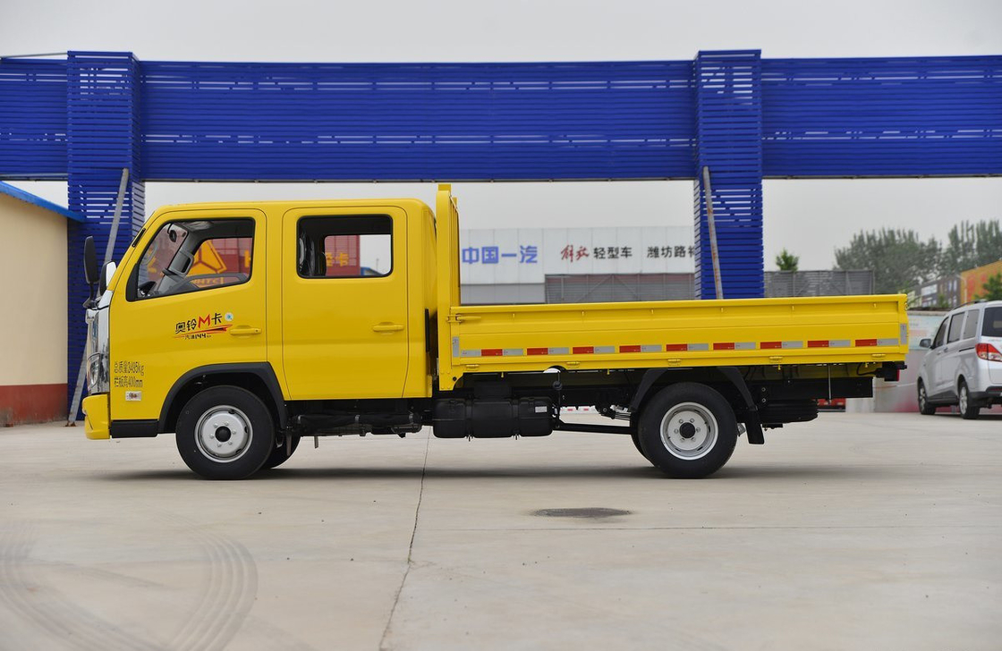 Camión de cama Foton Camión pequeño Camión doble fila 5 asientos Cabina Motor de gasolina 6 llantas LHD