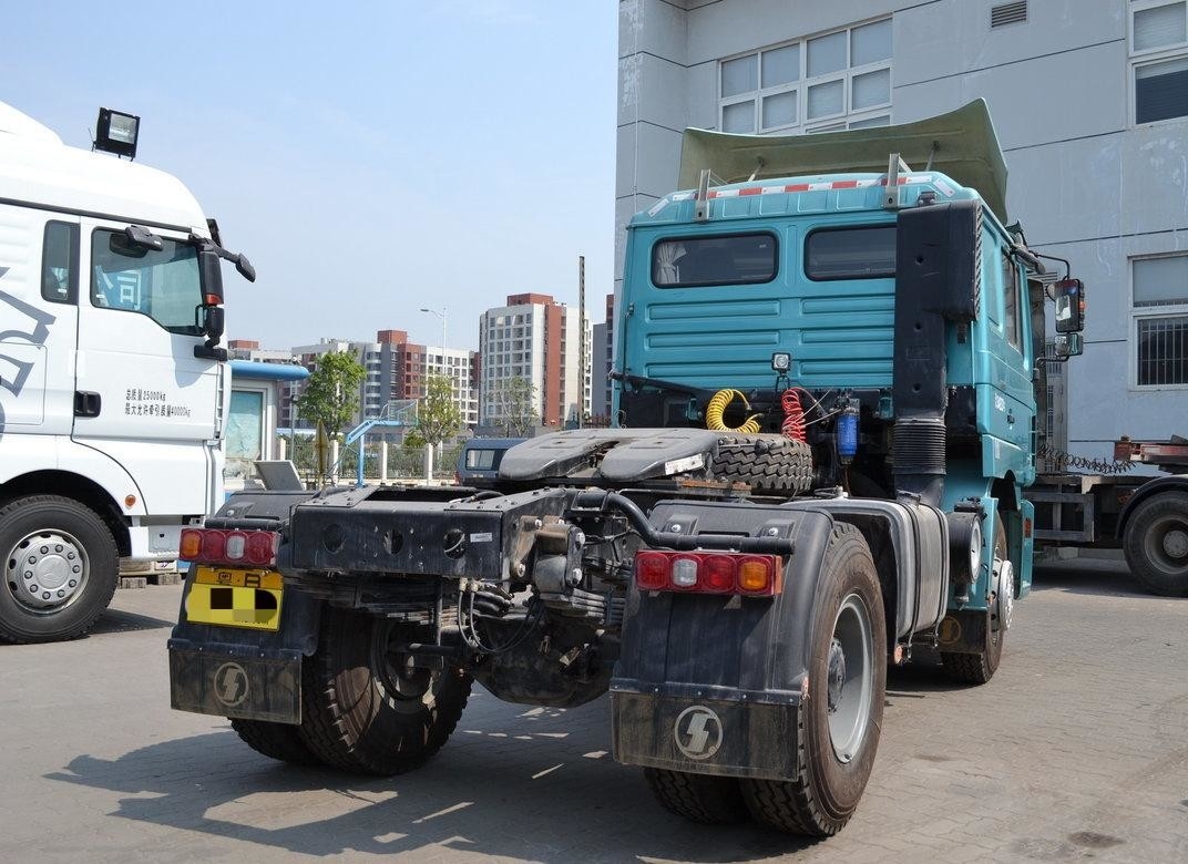 Camión tractor 4×2 Nuevo Shacman Cabeza de Caballo Weichai 336hp Euro 3 Emisión Cabina única y media