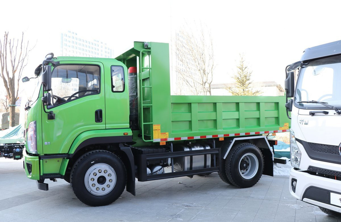 Venta de camión de 8 toneladas pequeño de descarga Shacman Tipper 3,75 metros Caja de eje único 200L petrolero