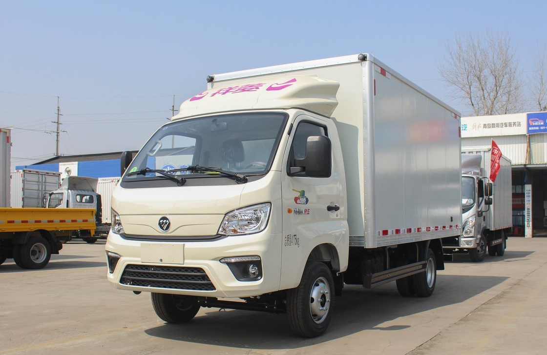 Mini Box Truck 3.7 metros Van Box con 2 puertas Cabina única con aire acondicionado Motor de gasolina 6 neumáticos