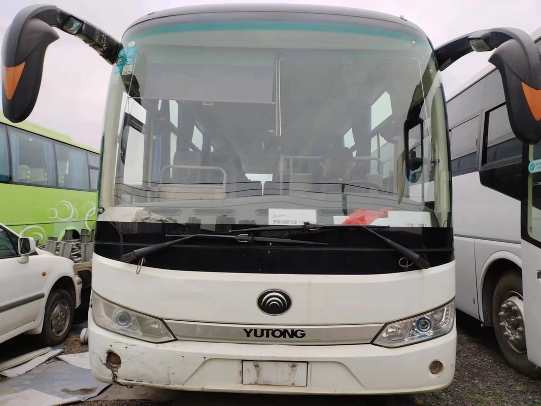 Autobuses usados Yutong 2 por 3 asientos Diseño 59 asientos Autobús de segunda mano 2016 Año bueno A/C