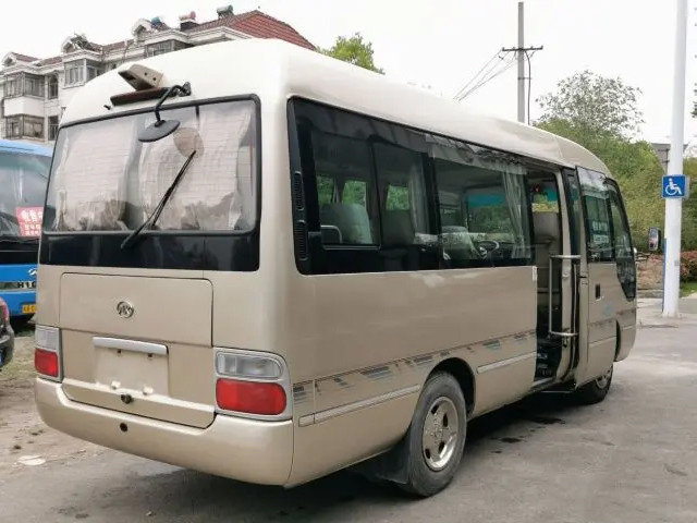 HFF6600 Autobús de tamaño mediano de una puerta con motor diésel montado en el frente de Ankai