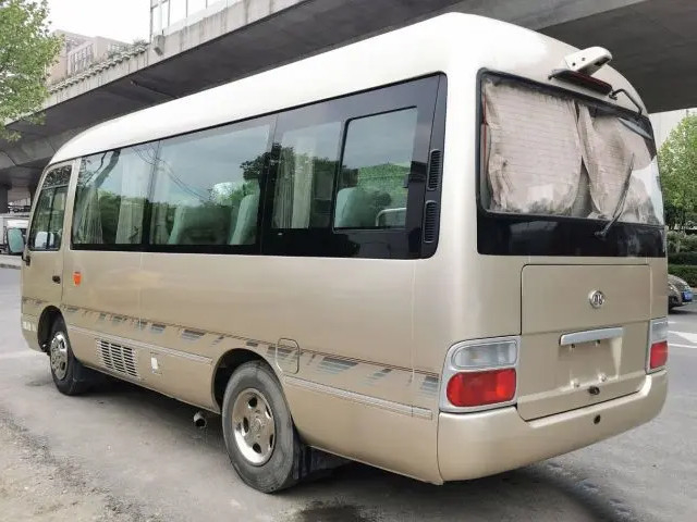 HFF6600 Autobús de tamaño mediano de una puerta con motor diésel montado en el frente de Ankai