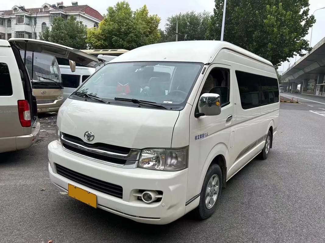 Toyota Hiace Electric Minibús de lujo de segunda mano de 4 puertas y 13 asientos