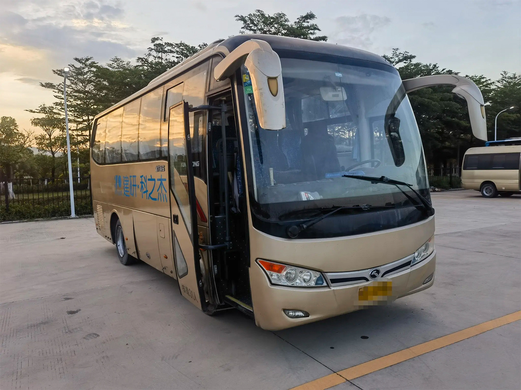 XMQ6759 Euro 4 estándar 7.5m de manejo izquierdo Motor diesel KingLong Autobús de pasajeros usado