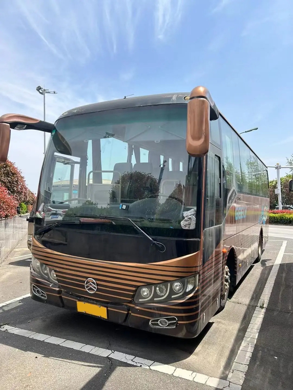Autobús de lujo de segunda mano de 39 asientos Oro Euro 4 Color de motor Yuchai Autobús de dragón de oro XML6907