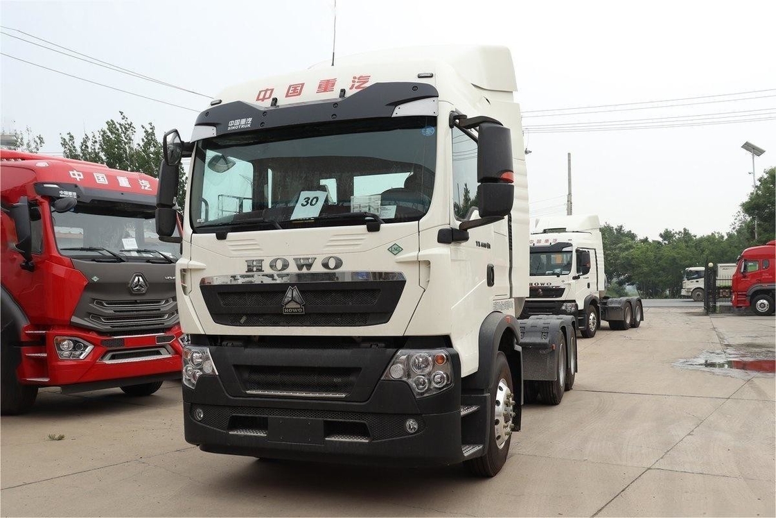 HOWO Camión pesado de fila única Semi TX 440HP 6X4 12 marchas Tractor de GNL de doble tracción Nacional VI
