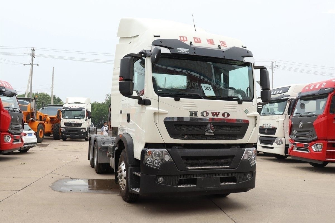 HOWO Camión pesado de fila única Semi TX 440HP 6X4 12 marchas Tractor de GNL de doble tracción Nacional VI