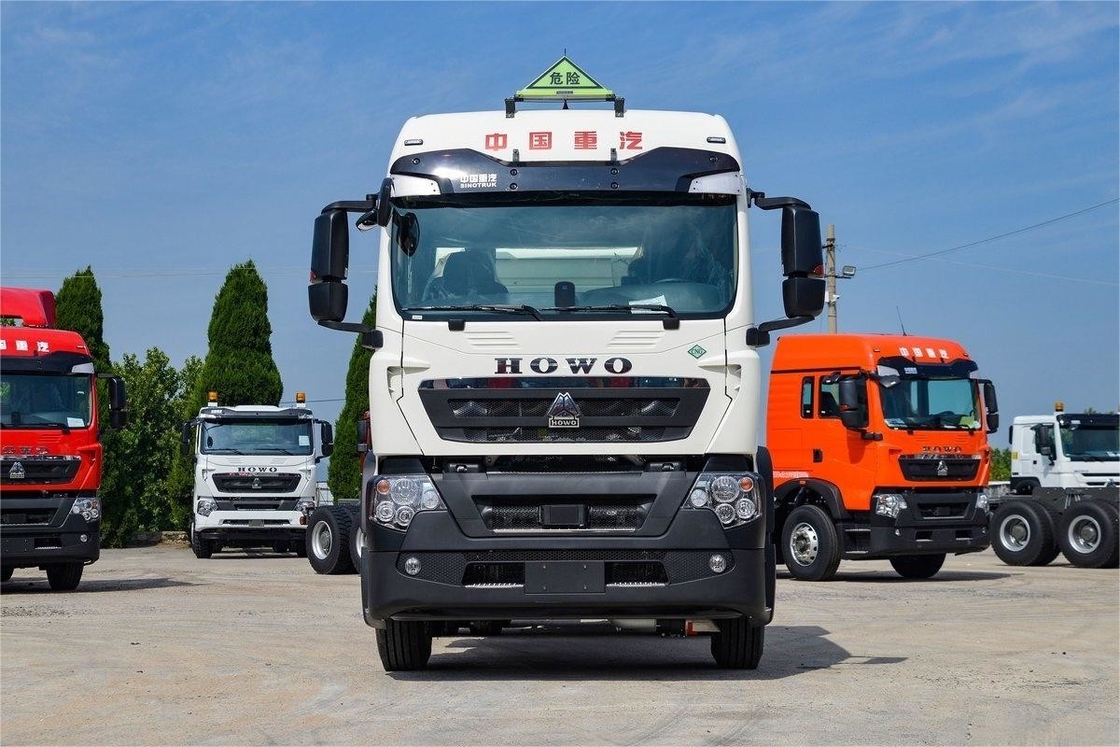 HOWO Camión pesado 460HP 6X4 GNC mercancías peligrosas Tractor nacional VI Ocho ruedas traseras