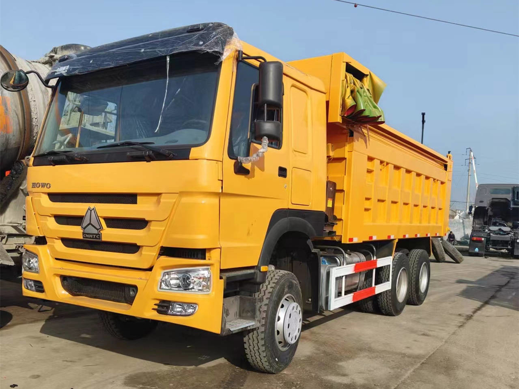 Camión de China nuevo gran cubo de 30 toneladas 6 * 4 Howo Tipper con cubierta neumáticos nuevos Single Sleeper