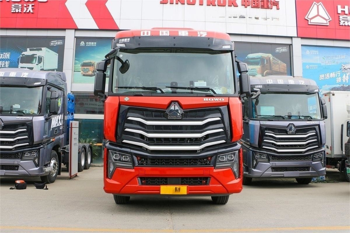 460hp HOWO camión pesado 6X4 GNC trasero doble eje trasero tractor de ocho ruedas nacional VI