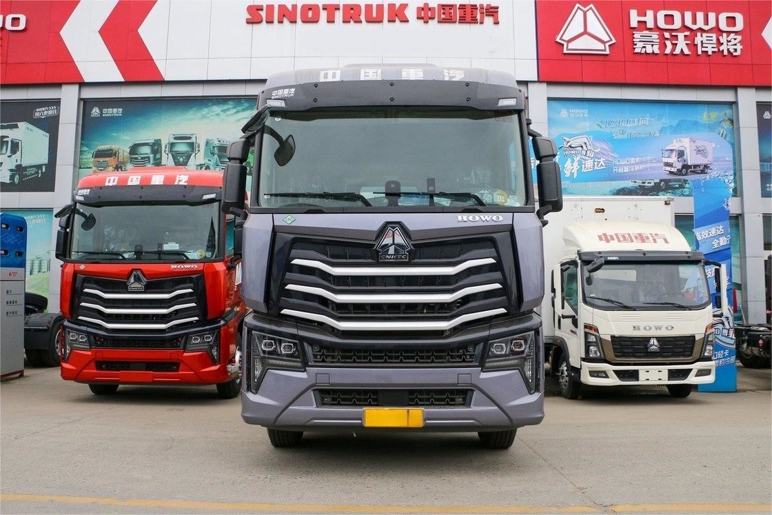 HOWO Max camión pesado de lujo versión ligera de techo alto placa de flujo 480HP 6X4 tractor de GNL