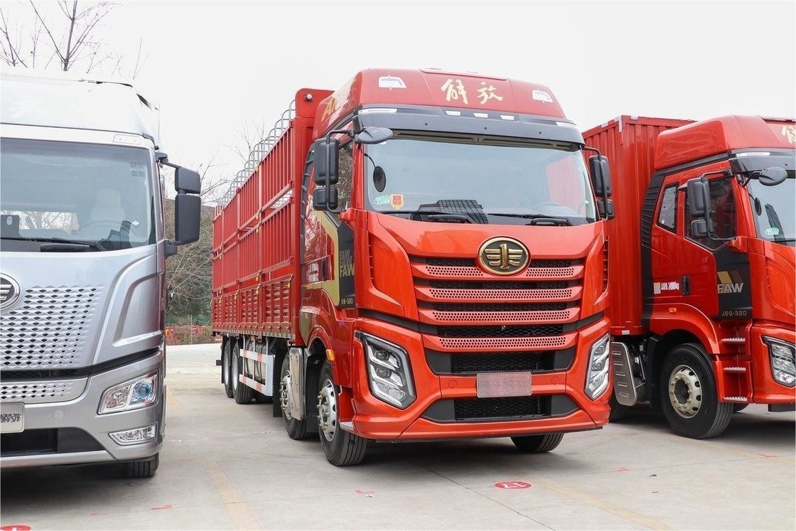FAW Jiefang Truck Gran fila Medio asiento 560HP 8X4 9.4m AMT Transmisión automática