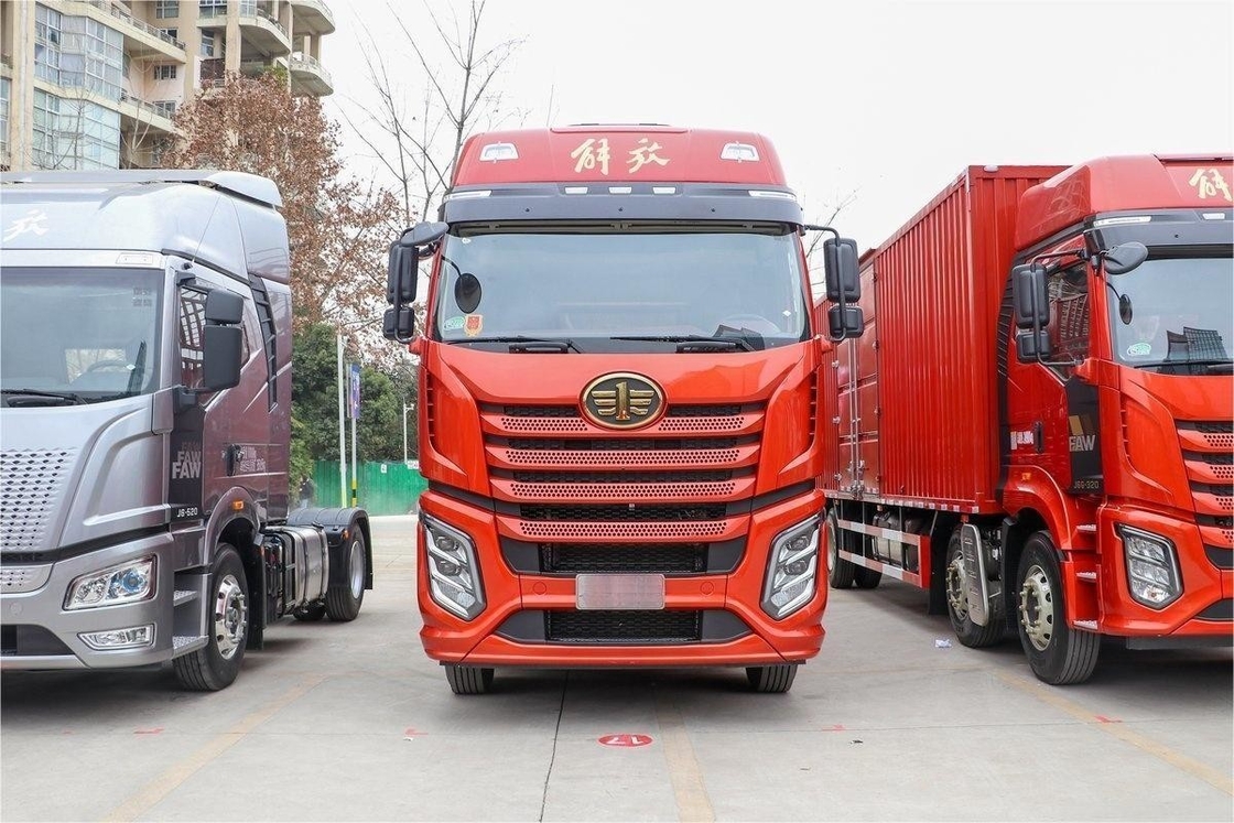 FAW Jiefang Truck Gran fila Medio asiento 560HP 8X4 9.4m AMT Transmisión automática