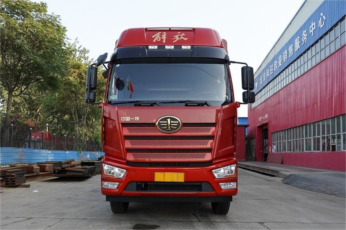 FAW Jiefang Camión de fila única y medio asiento 260HP Diesel de 8 velocidades 4X2 6.75m Camión de cercas