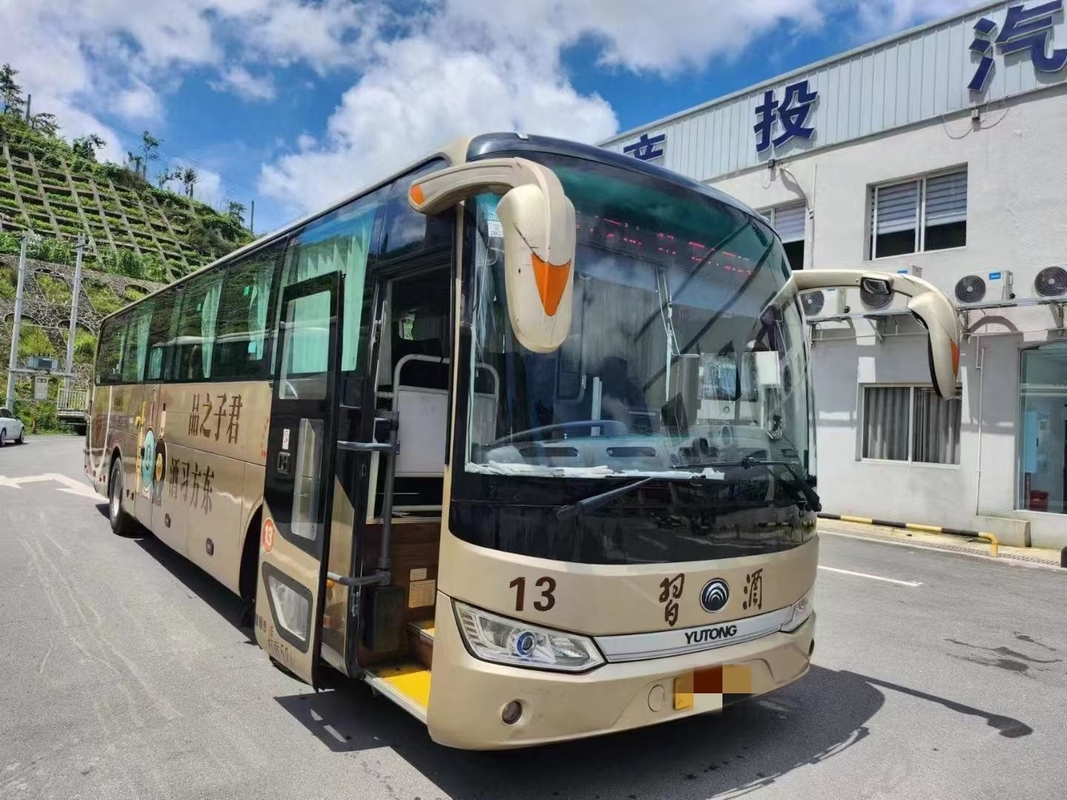 Autobús turístico de segunda mano de 52 asientos 2020 Año Yutong Autobús ZK6125 Color Champaña