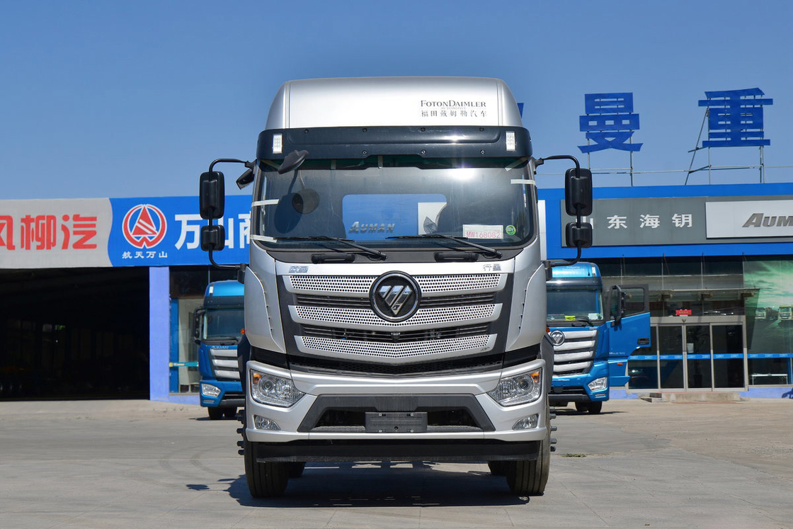 Una fila y medio asientos Foton Auman Camión con techo alto Diesel 245HP 6X2 8.6m Chasis del camión