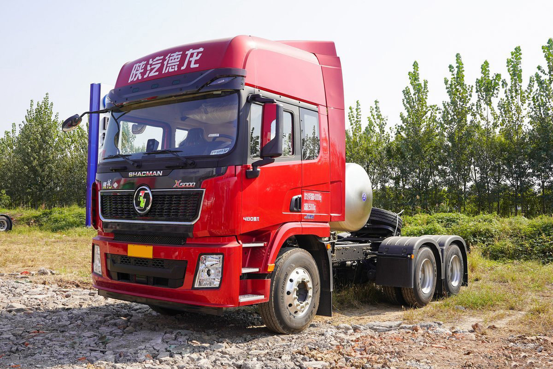 Camión tractor Shacman Euro 6 trasero de doble eje trasero de ocho ruedas 480HP 6X4 asiento de bolsas de aire de GNL