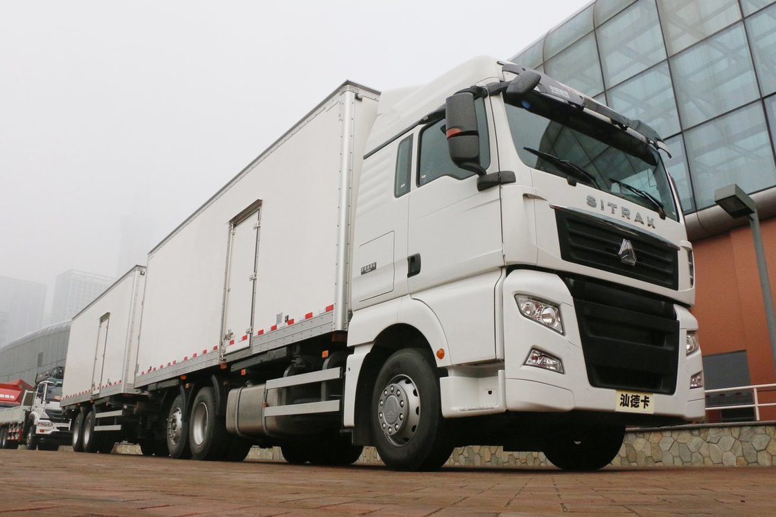 Una sola fila de asientos manuales 16 marchas Diesel 480HP 6 * 2 centro del eje extraíble SITRAK furgoneta