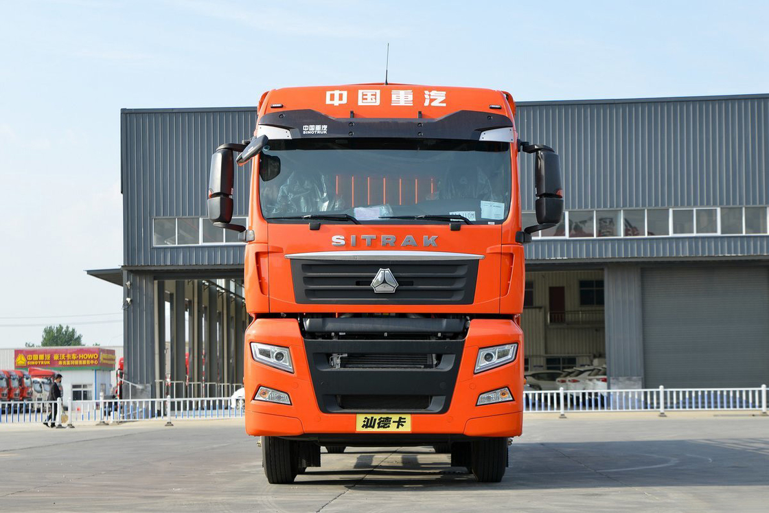 Sinotruk G5 Modelo 250HP 4X2 6.8m AMT Deflector de 8 velocidades y placa de flujo SITRAK Camión de cercas