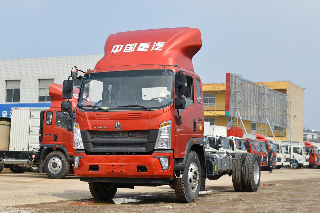 Sinotruk Deflector de techo alto 190hp Howo Camión Chasis se puede instalar con 5.75m Camión de cercas