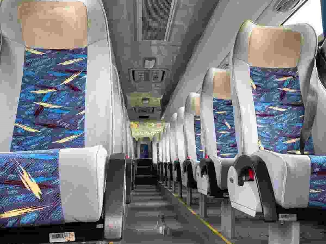 Autobús de lujo usado YUTONG 2015 año Euro-IV de emisión 51 asientos Gran maletero