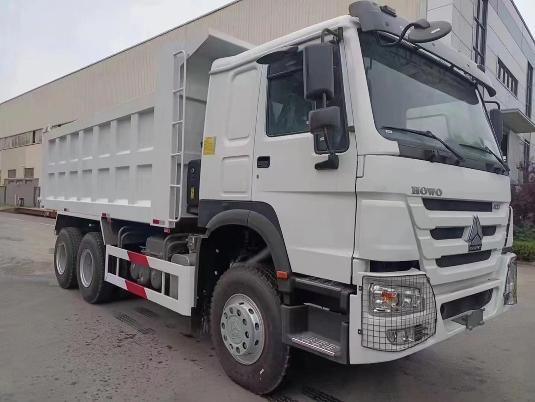 Sinotruk Howo 6x4 Camión Euro 2 Camión descargable con un solo dormitorio 20-40 toneladas Carga útil Primavera de hoja