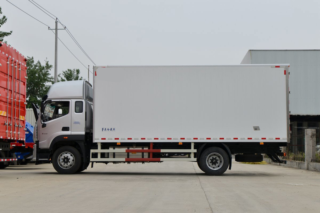 Foton BJ5186 245HP 4X2 Eje único 6.6m Puerta doble Caja de carga blanca Furgoneta refrigerada