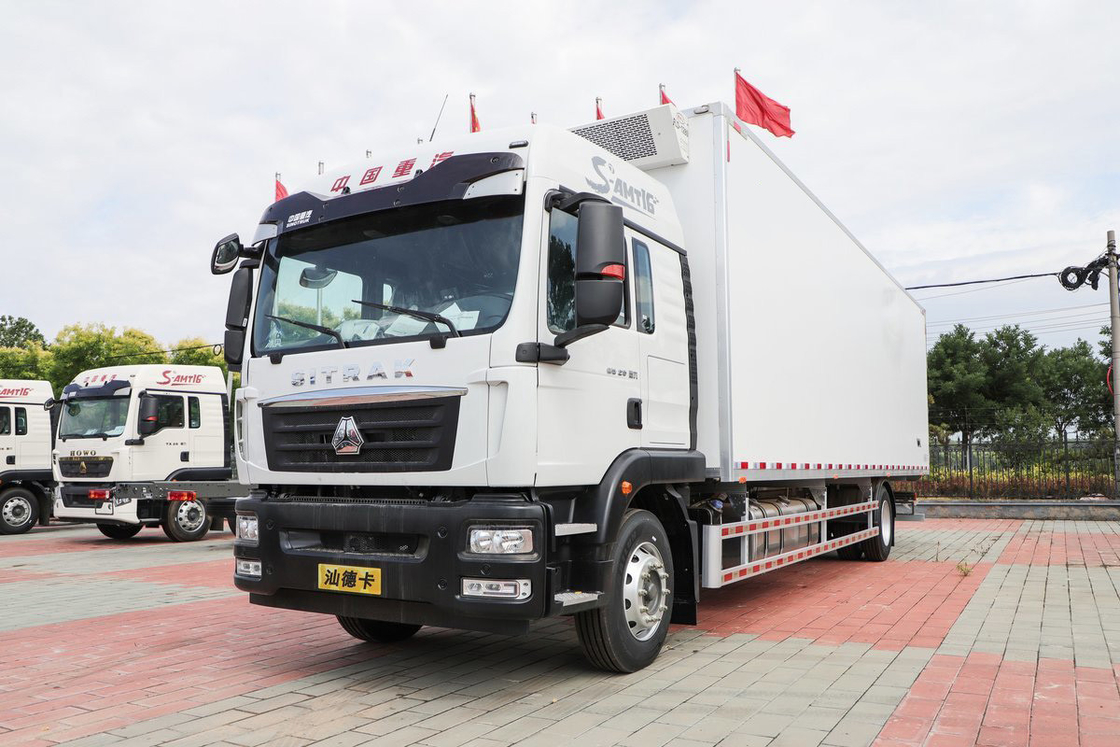 Diesel de 10 velocidades 290 hp 4X2 9.45m Deflector fila media cabina cuerpo blanco SITRAK ZZ5186 camión refrigerado de carga de tres puertas