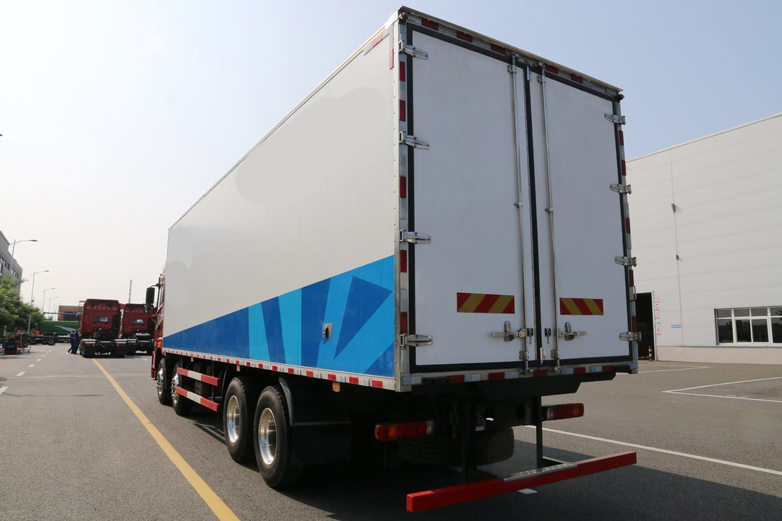 Qingdao Jiefang CA5310 JH6 Diesel 12 Gear 400 HP 8X4 Deflector de techo alto 9.4m Camión refrigerado