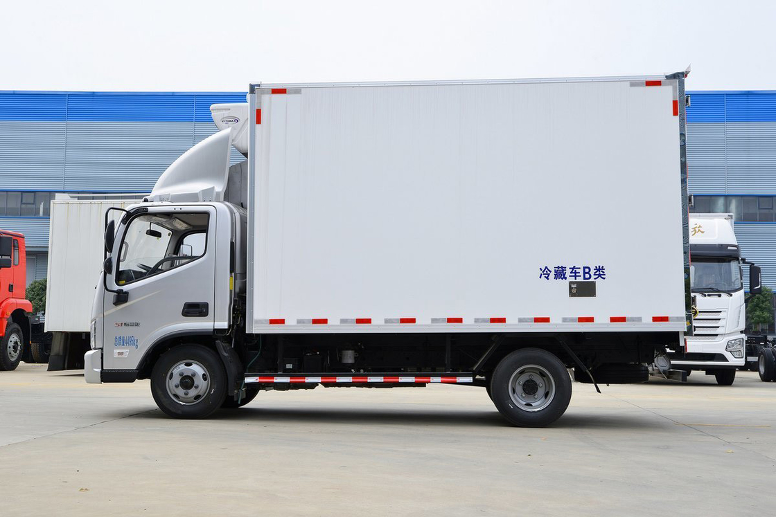 158HP 4X2 asientos de fila única Seis marchas 4.08m Puertas dobles Caja de carga blanca Foton BJ5048 camión refrigerado