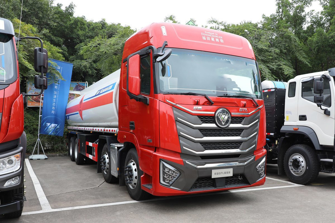Auman HFV5320 GTL Silla de media fila Diesel de 12 velocidades 360HP 8X4 Tanque de combustible 30m3 Camión cisterna de petróleo Foton