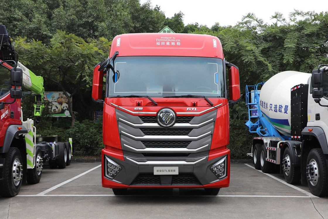 Auman HFV5320 GTL Silla de media fila Diesel de 12 velocidades 360HP 8X4 Tanque de combustible 30m3 Camión cisterna de petróleo Foton